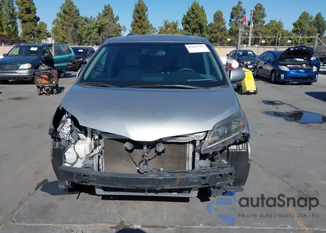 2017 Toyota Sienna Xle 8 Passenger z USA, uszkodzony, nr VIN 5TDYZ3DC3HS797383